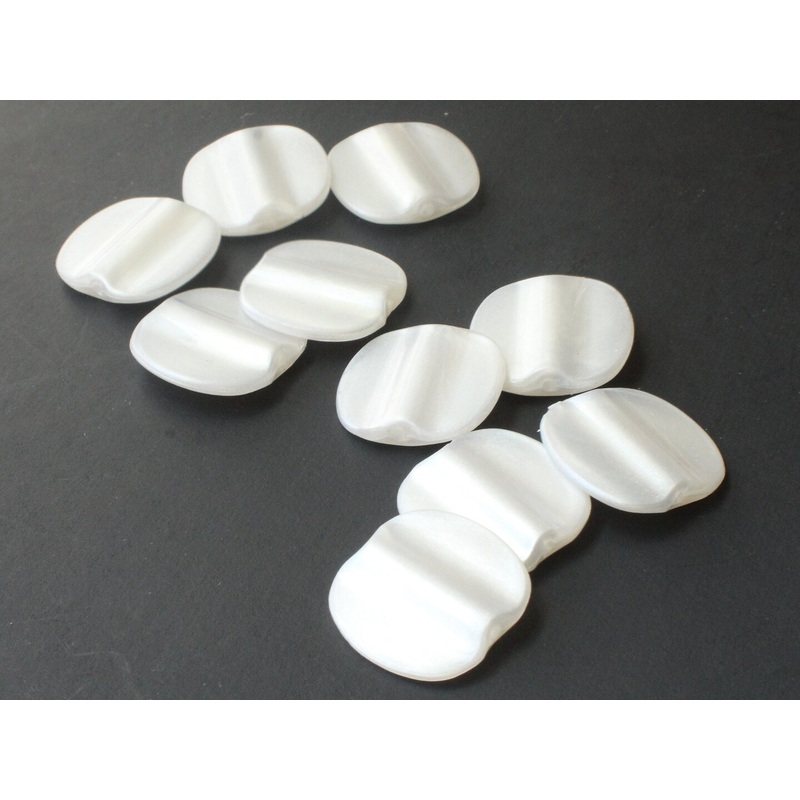 10 20mm White Flat Round Vintage Cultura Pearls  Plastic Coin Beads