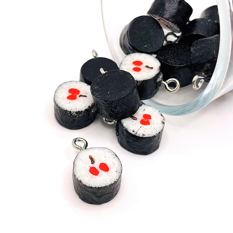 4, 20 or 50 Pieces: Black Sushi Roll Food 3D Charms