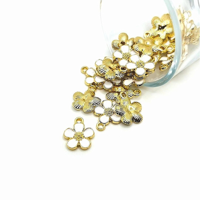 4, 20 or 50 Pieces: White and Gold Flower Charms